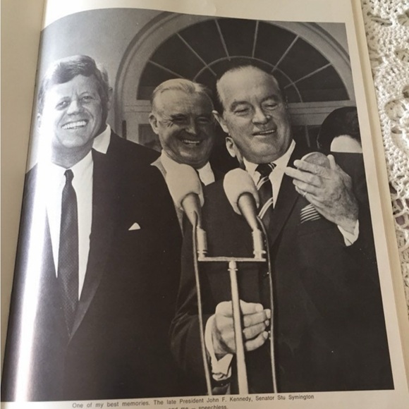 The World of Bob Hope Paperback Book Magazine Black & White Pictures Articles - Picture 5 of 5